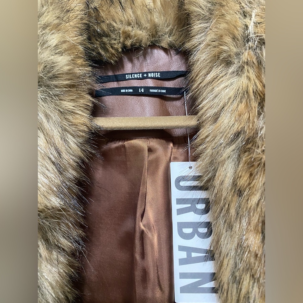🔥NWT🔥 Silence + Noise Faux Fur Trim Jacket, Size L, Brown - Picture 9 of 9